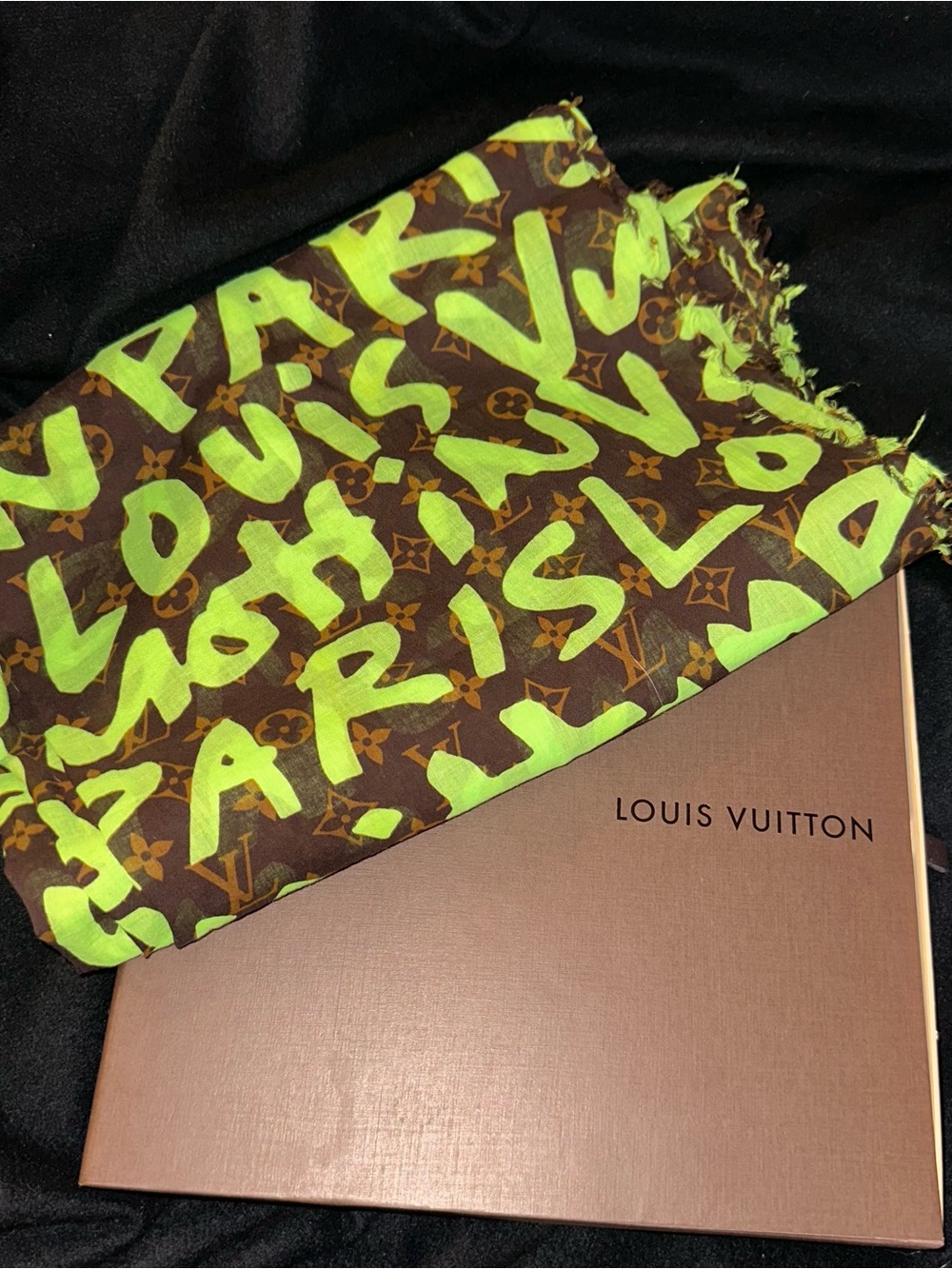 Louis Vuitton x Stephen Sprouse Monogram Graffiti Cotton Pareo Scarf-Vert Green - Picture 9 of 11